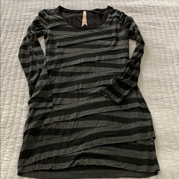 B44 Dressed dress (M) - Picture 1 of 2